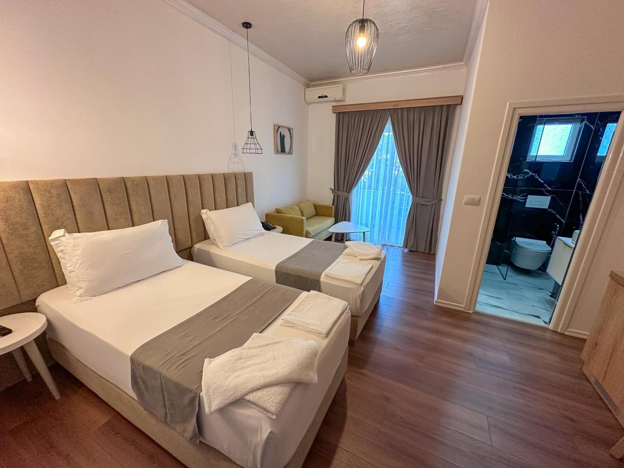 Hotel Murati Εξαμίλιο Εξωτερικό φωτογραφία