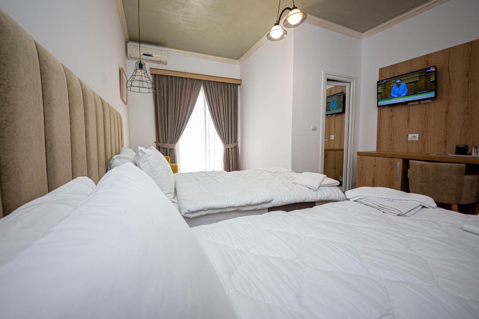 Hotel Murati Εξαμίλιο Εξωτερικό φωτογραφία